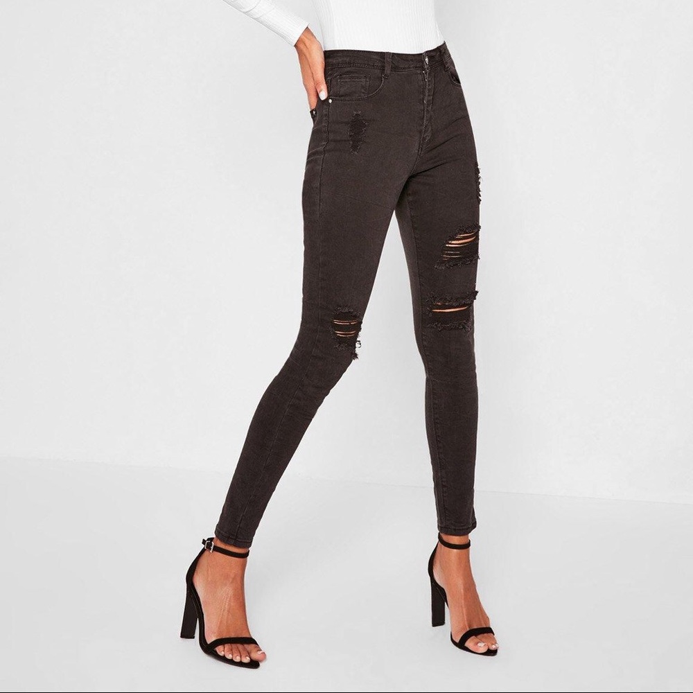 Missguided Highwaisted Ripped Sinner Jeans